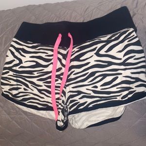 Comfy lounge shorts size: kids m
